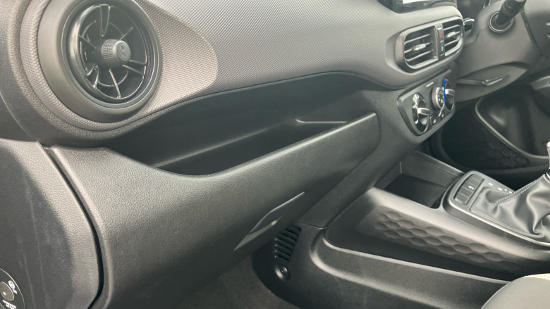 Hyundai i10 1.0 MPi SE Connect 5dr Auto Petrol Hatchback